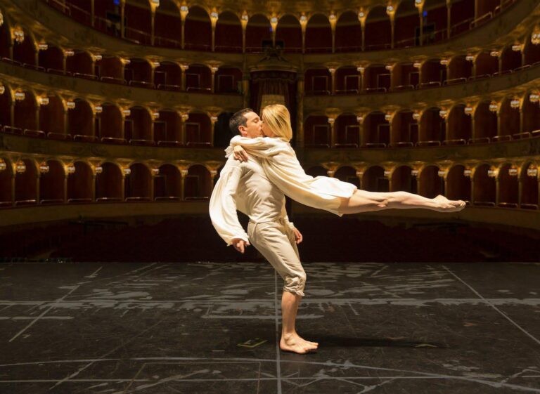 Eleonora Abbagnato e Claudio Cocino in Le Parc di Angelin Preljocaj ph. Yasuko Kageyama Teatro Opera Roma